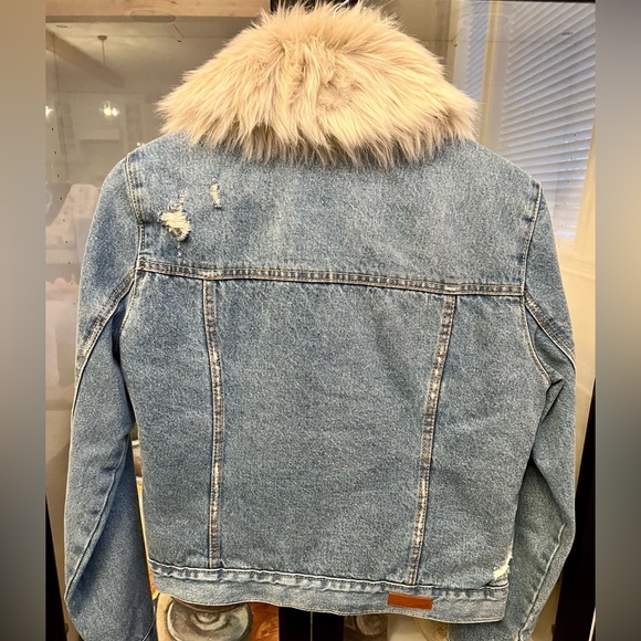 Abercrombie and Fitch. Women/girl Denim jacket - Picture 4 of 6